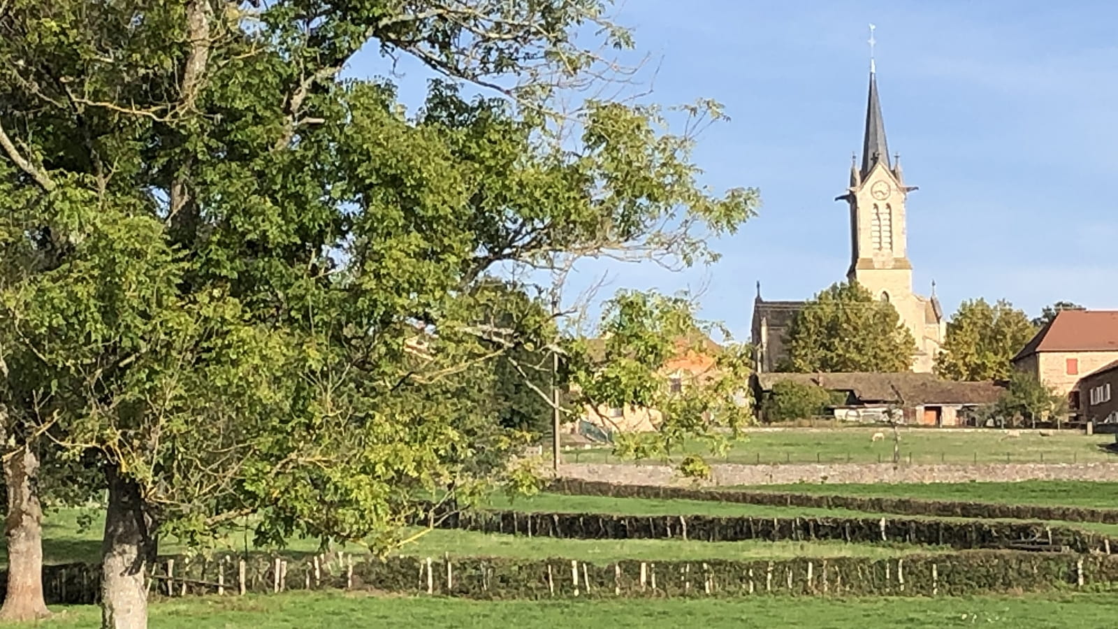 Rondleiding door het dorp Saint Igny de Roche