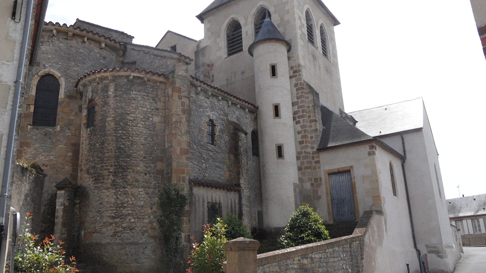 Eglise et crypte Saint-Aré